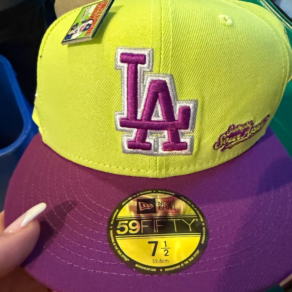 LA Dodgers new era hat yellow/ purple size 7.5